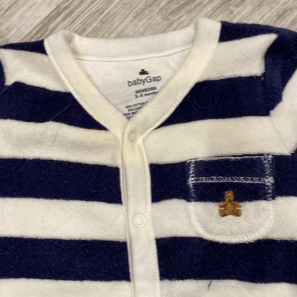 Baby gap. Size 3-6 months. Striped terry outfits - Picture 2 of 6
